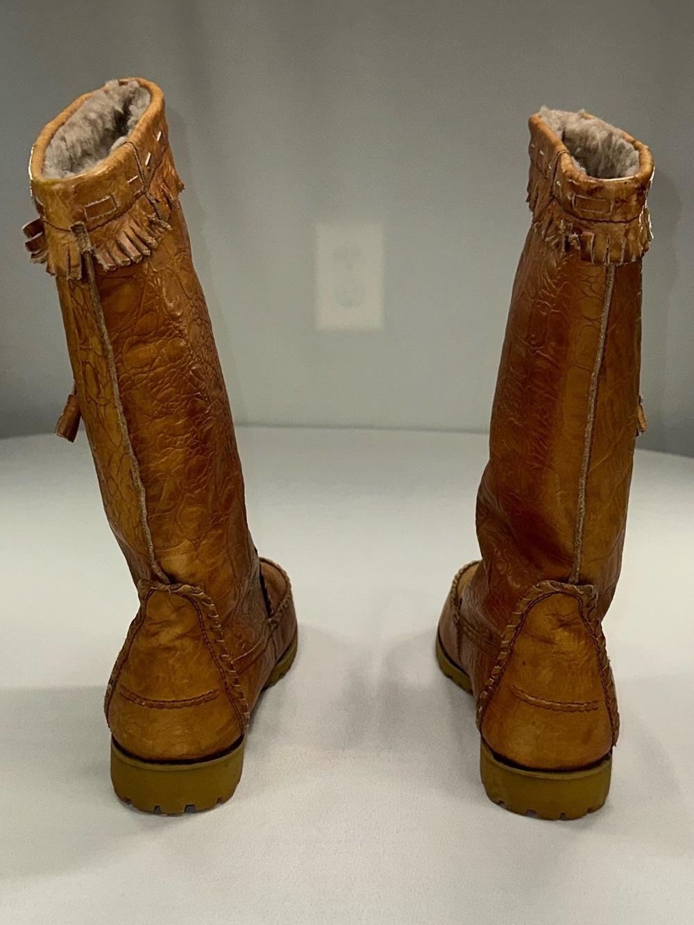 Vintage 70s Crocodile Embossed Leather Mukluk Boots Fringe Tassel Romania 8.5 9 - Picture 4 of 13